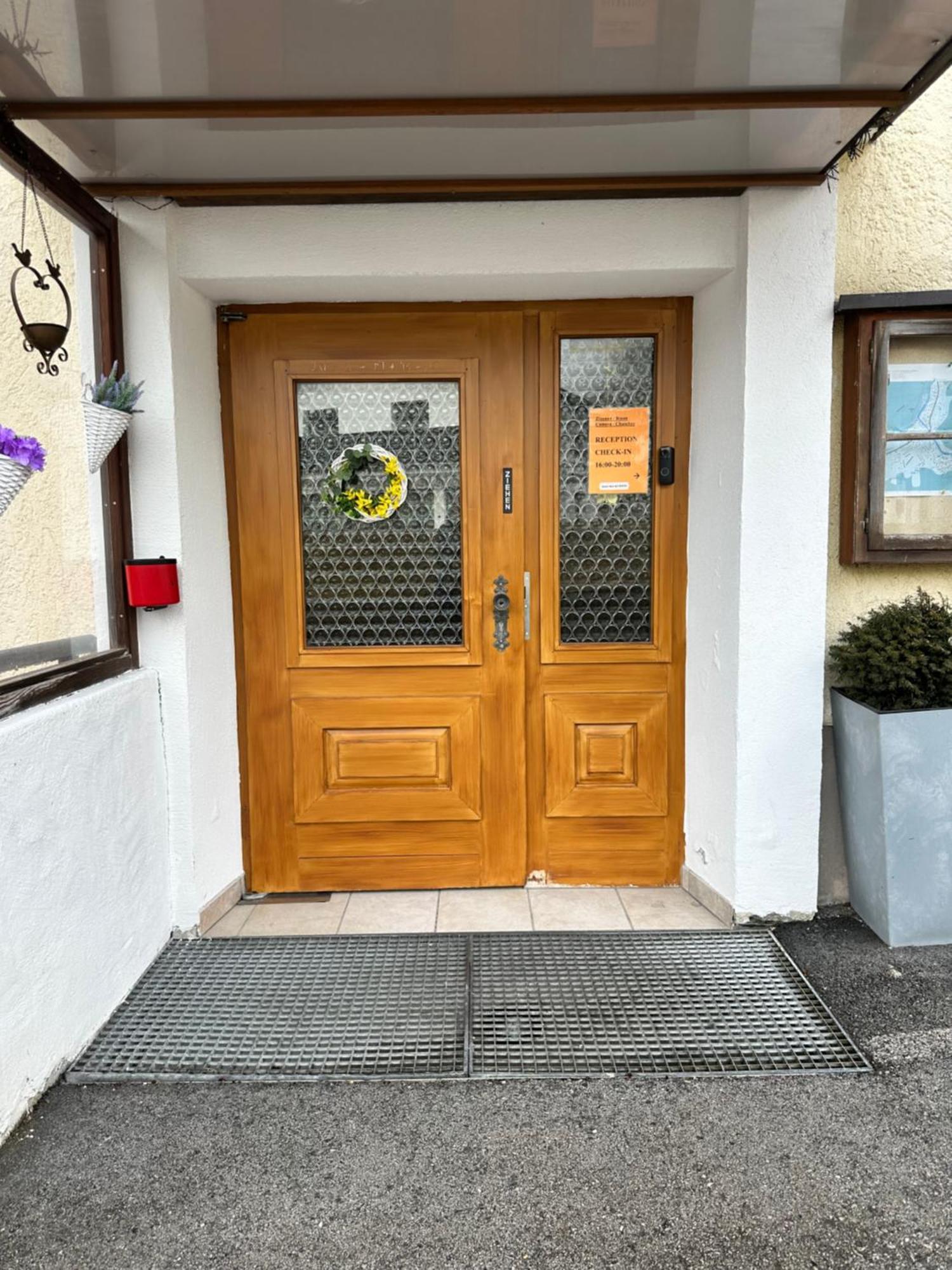 Goldener Adler Bed & Breakfast Scharnitz Exterior photo