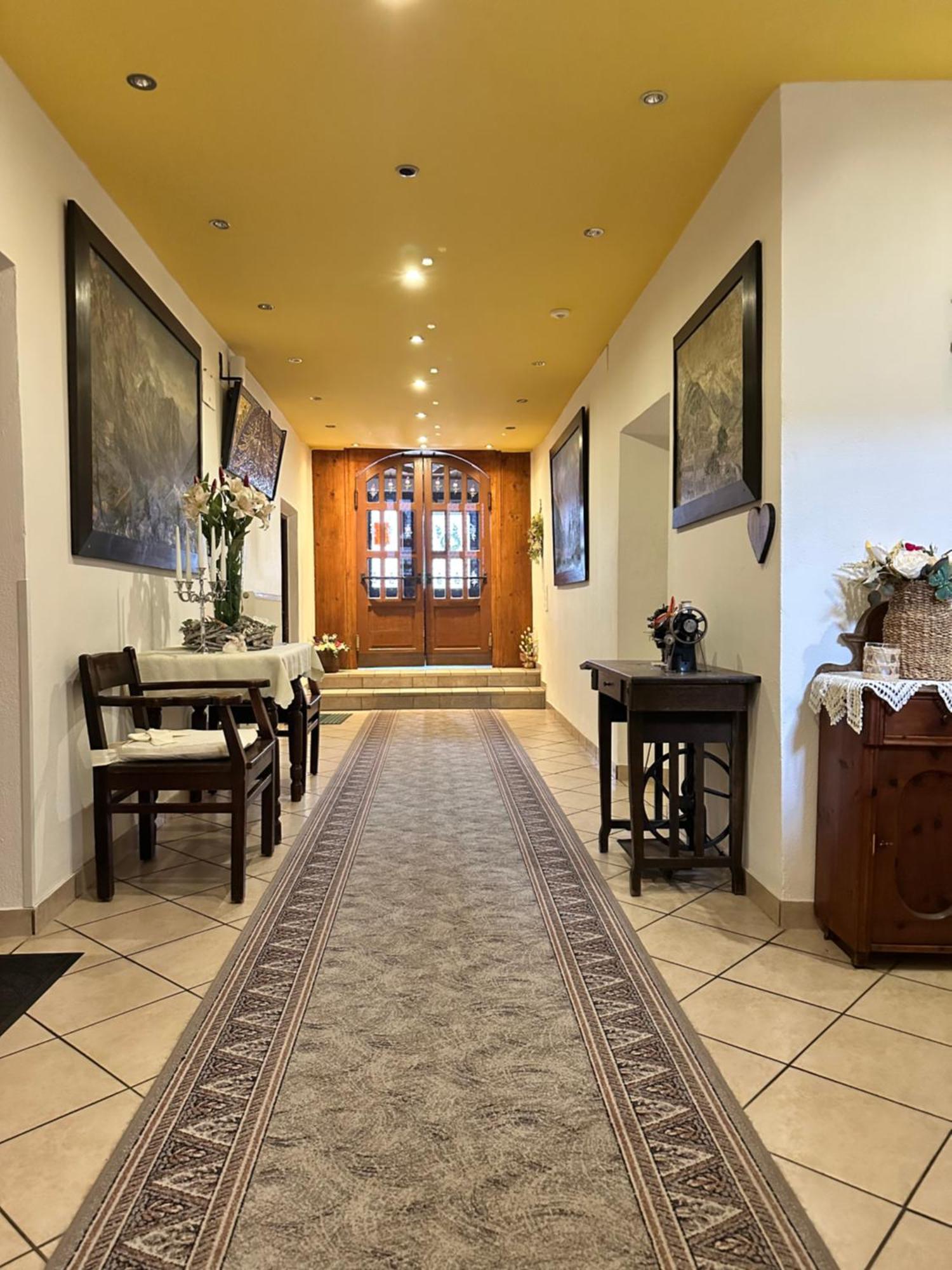 Goldener Adler Bed & Breakfast Scharnitz Exterior photo